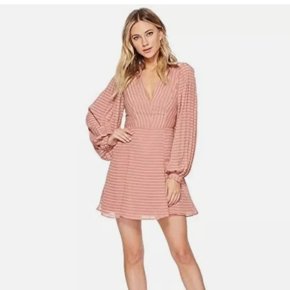 Keepsake The Label Long Sleeve Waterfall Dress Dusty Rose Size Medium Women's - Picture 1 of 14